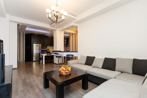 Communal lounge/ TV room, TV and multimedia, Kitchen or kitchenette, Living room, Seating area, Dining area