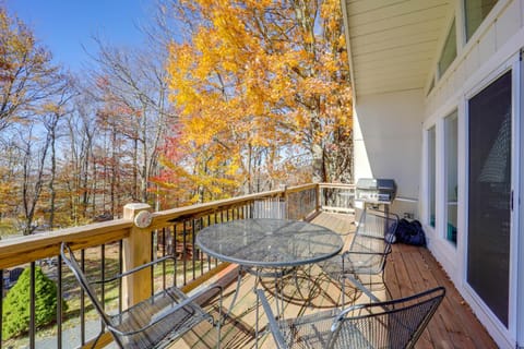2 Mi to Beech Mtn Resort Family Home with Hot Tub! House in Beech Mountain