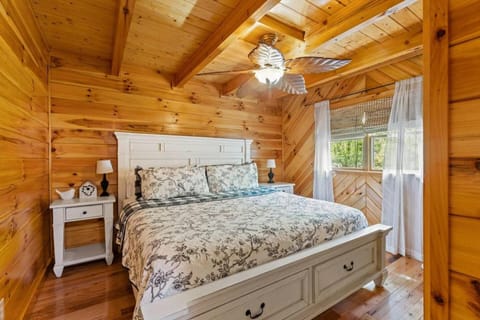 Hot Tub & WiFi - Birdsong - Red River Gorge KY House in Kentucky