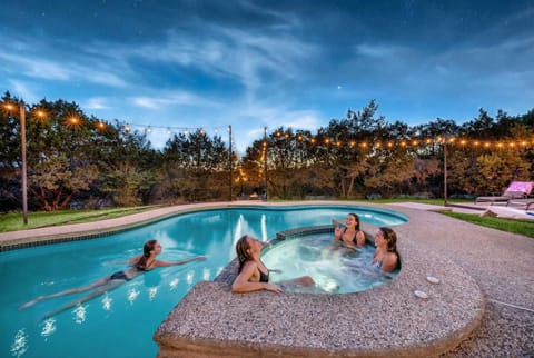 Austin Luxe Retreat Pool Spa Game Room Fire Pit House in Austin
