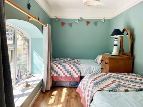 Charming Barn - 2 Bed Apartment in Westward Ho