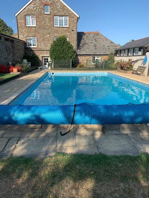 Charming Barn - 2 Bed Apartment in Westward Ho