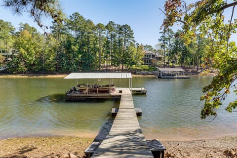 Clarks Hill Lake Retreat! Waterfront Home with Dock House in Clarks Hill Lake