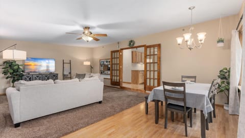 Living room, Seating area, Dining area