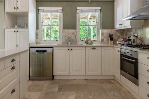 Kitchen or kitchenette, dishwasher, oven, pet friendly, stove, toaster