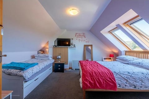 Burnside Cottage & Caravan Woodend Bed and Breakfast in Scotland