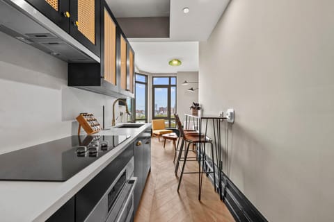 Kitchen or kitchenette, Dining area, stove