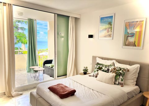 Bed, Balcony/Terrace, Garden view, Sea view