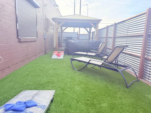 APT Style Home 2BR 2BA w Jacuzzi Near Airport House in Tucson