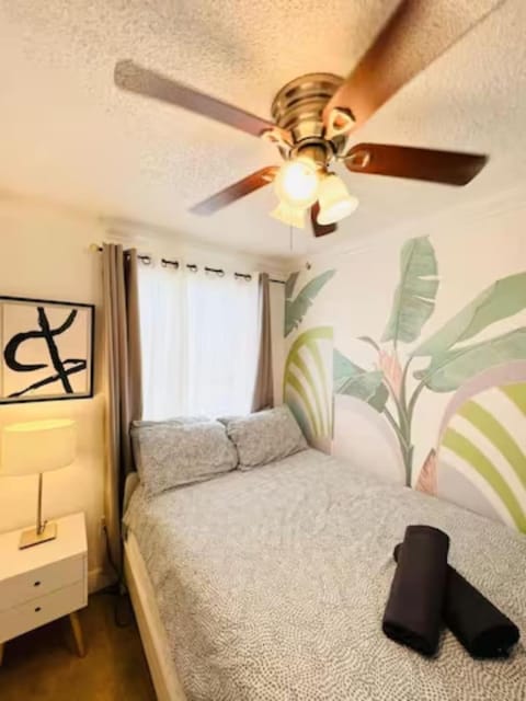 The Blue Breeze - Parking included Apartment in Flamingo Lummus