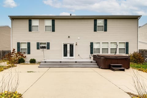 20 Mi to Speedway and Indy 500 Family Getaway! House in Plainfield