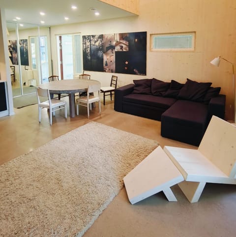 Seating area, Dining area