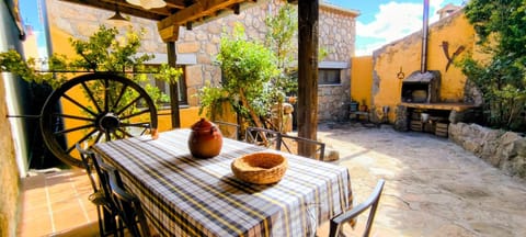 Patio, Natural landscape, BBQ facilities, Inner courtyard view