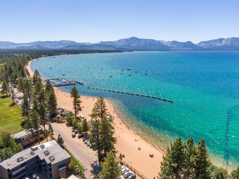 Tahoe Classic Cabin Near the Beach Cabin in Stateline