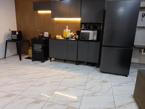 Coffee/tea facilities, Kitchen or kitchenette, microwave, minibar