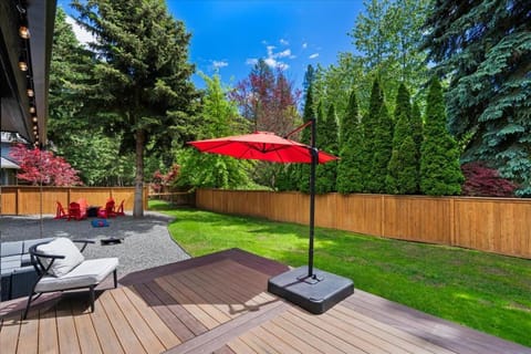 Lake, Hot Tub, Golf Retreat House in Hayden Lake