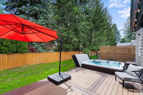 Lake, Hot Tub, Golf Retreat House in Hayden Lake