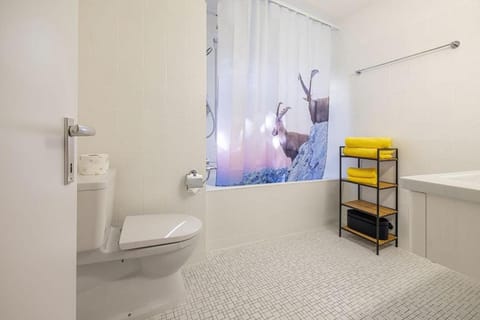 Toilet, Bathroom, Bath