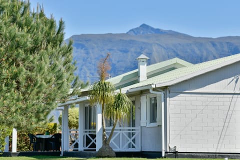 Garden, Mountain view