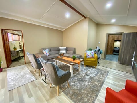 Modern Van Riebeeck Park Accomodation Apartment in Western Cape