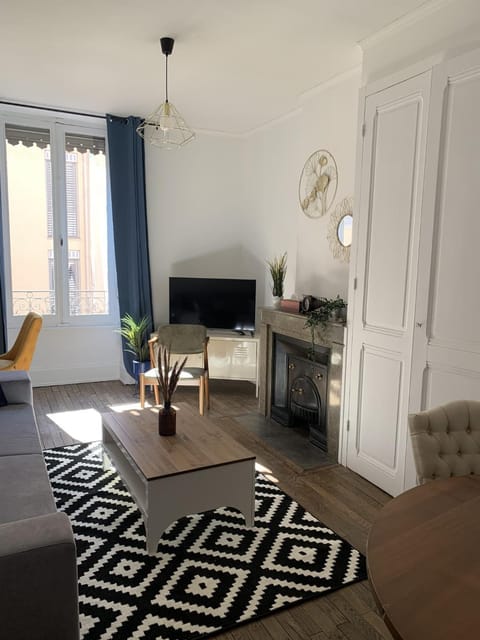 Communal lounge/ TV room, TV and multimedia, Living room, Seating area