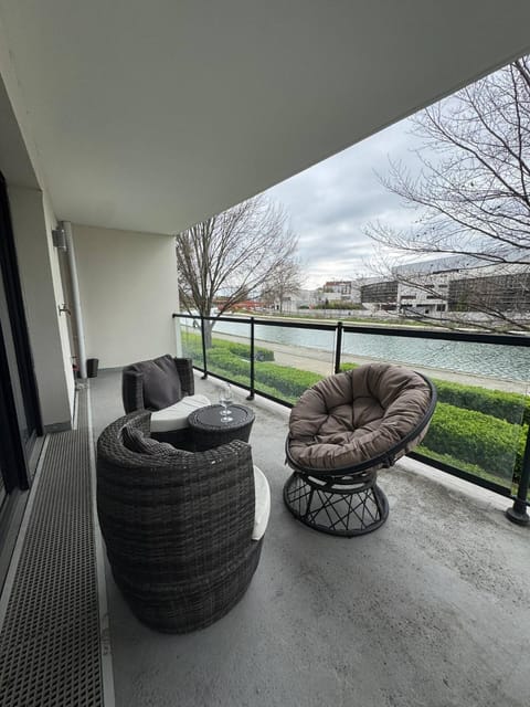 Natural landscape, View (from property/room), Balcony/Terrace