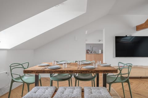 Ford Park House Penthouse Escape Apartment in England