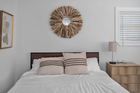 Bay Area Escape- Sleeps 8-Near SF , Oakland, and Napa House in Vallejo