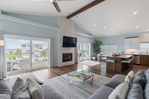 Aqua Vista l Beach Views I Pool Spa House in Butler Beach