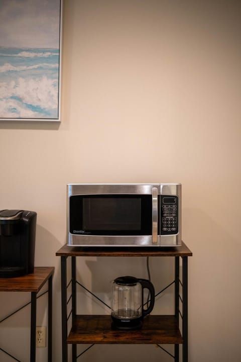 Prime Richmond Stay 10 min to YVR & Steveston Apartment in Richmond