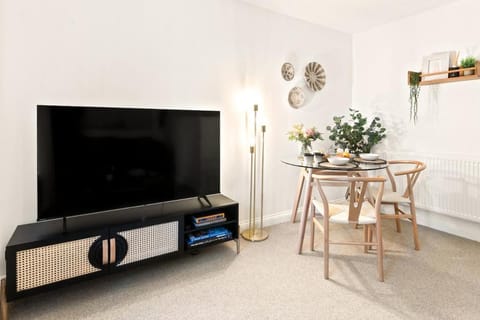 Ye Old Mill - Stylish cosy retreat with parking Apartment in England