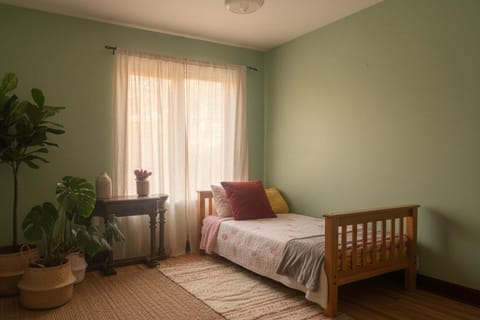 Blue Bird Chalet 5BR with Sauna near Skiing Chalet in Berkshires