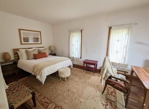 Blue Bird Chalet 5BR with Sauna near Skiing Chalet in Berkshires