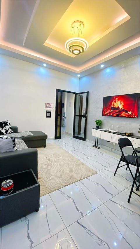 Communal lounge/ TV room, TV and multimedia, Living room, Seating area