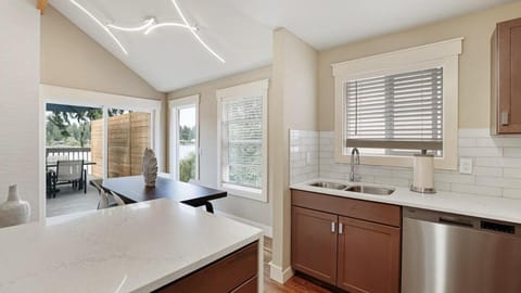 Lake Waterfront Craftsman Modern House in Federal Way