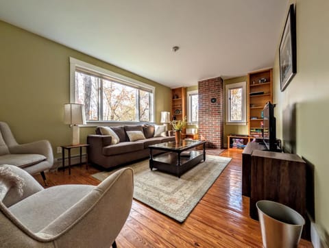 Acadia Hiking Hideaway 1 dog ok sleeps 6 family House in Trenton