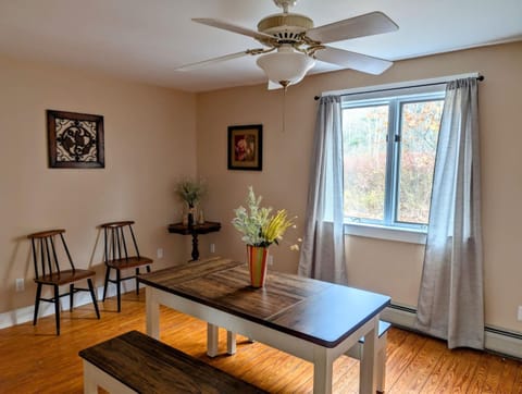 Acadia Hiking Hideaway 1 dog ok sleeps 6 family House in Trenton