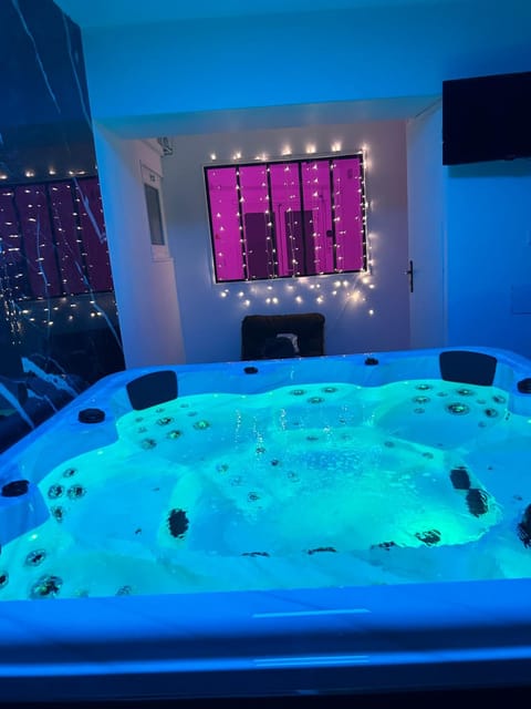 Hot Tub, Spa and wellness centre/facilities