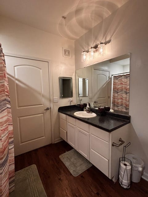 Modern Stay Savannah , Near Airport and Downtown Apartment in Port Wentworth