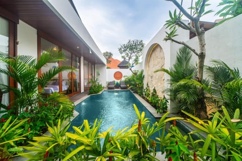 Property building, Swimming pool
