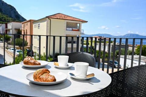 Day, Natural landscape, View (from property/room), Balcony/Terrace, Mountain view, Sea view