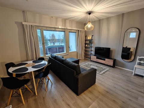 Communal lounge/ TV room, TV and multimedia, Living room, Seating area, Evening entertainment