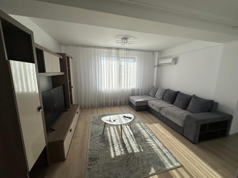 Central Apartament - Sunny Oasis Apartment in Craiova