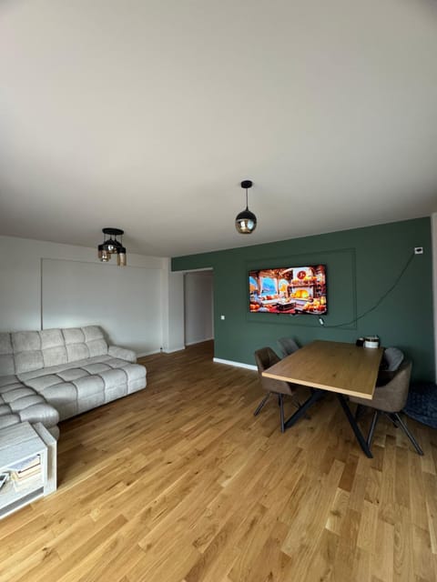 Penthouse Central - 2camere 80mp cu terasă 83mp Apartment in Craiova