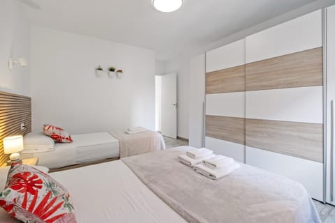 Bed, Photo of the whole room, Bedroom, towels, wardrobe