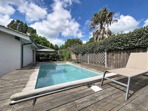 Swimming pool, sunbed