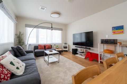 Communal lounge/ TV room, TV and multimedia, Living room, Seating area, Dining area, Evening entertainment, fireplace