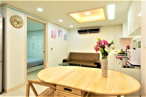 TV and multimedia, Kitchen or kitchenette, Living room, Seating area, Dining area, minibar, air conditioner