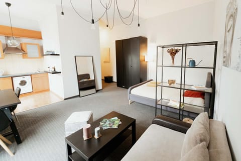 Bed, Kitchen or kitchenette, Living room, Photo of the whole room, Seating area, Dining area, Bedroom