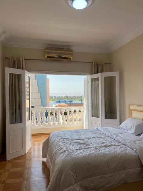 Bed, Natural landscape, View (from property/room), Balcony/Terrace, Photo of the whole room, Bedroom, air conditioner